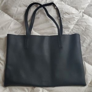 Black shoulder bag
